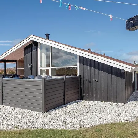 Four-bedroom Holiday In