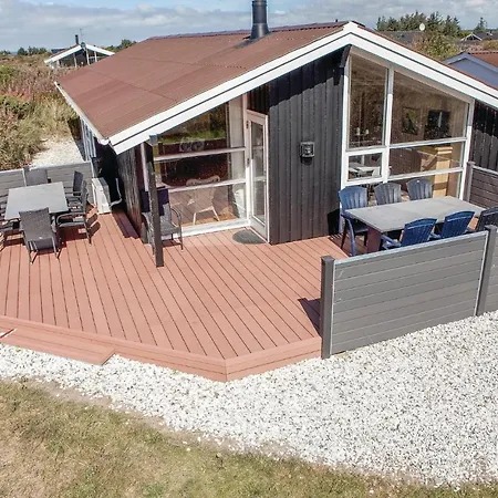 Four-bedroom Holiday In Hjørring